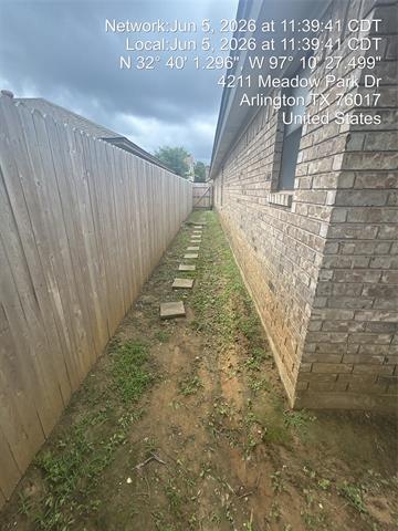 Building Photo - 4211 Meadow Park Dr