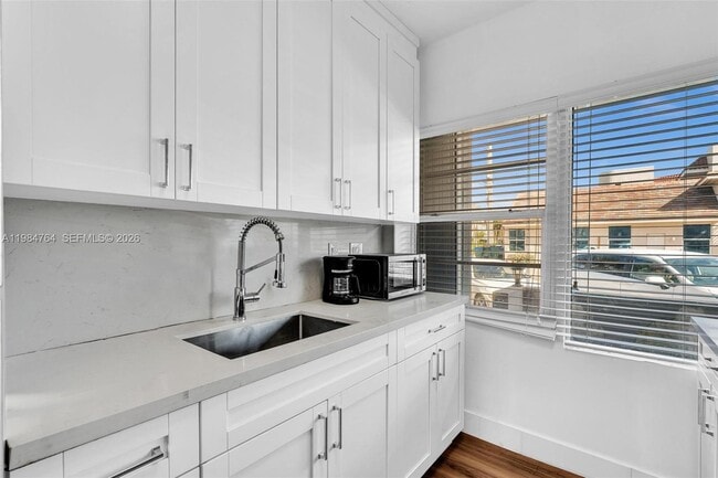 Building Photo - 4144 El Mar Dr