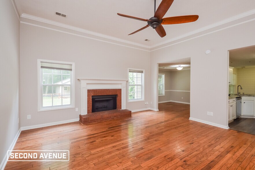 Building Photo - 125 Flowers Dr