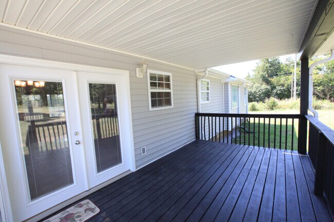 Building Photo - 1042 Murray-Kittrell Rd