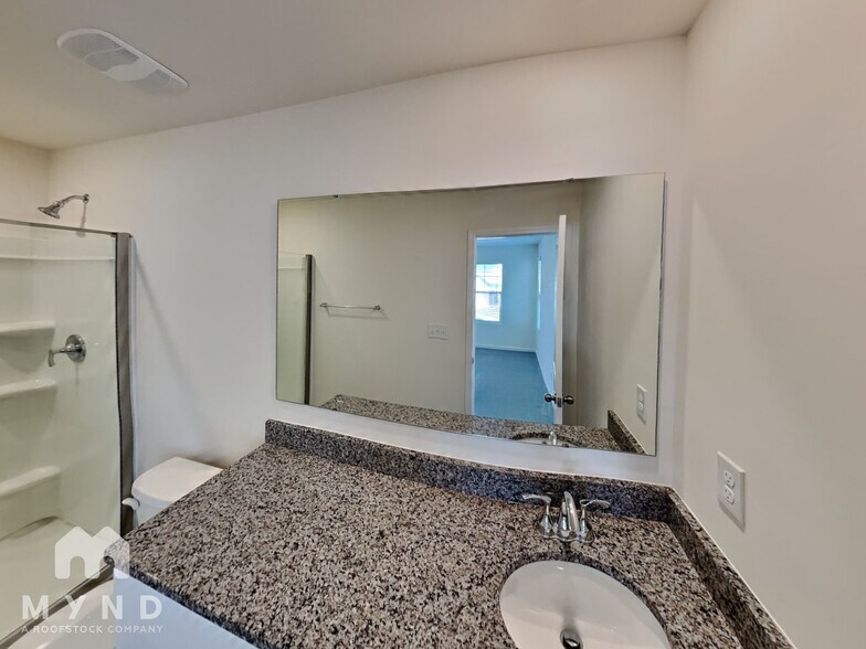 Building Photo - 122b Fosters Gln Pl