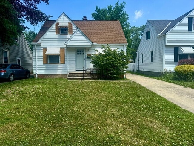 Building Photo - 18713 Waterbury Ave