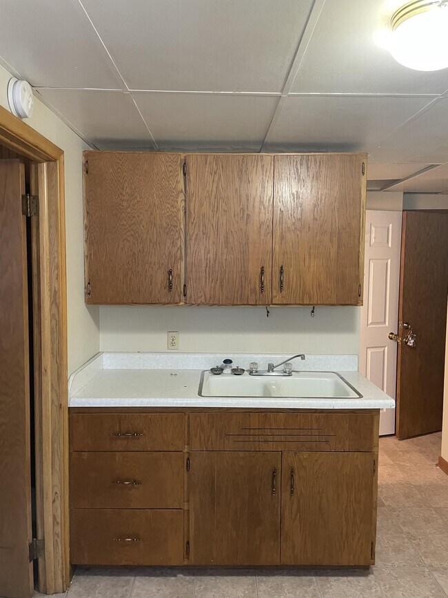 Building Photo - 1325 9th St S