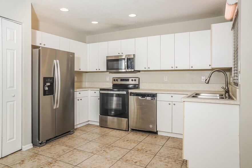 Building Photo - 4638 Breezy Pines Blvd