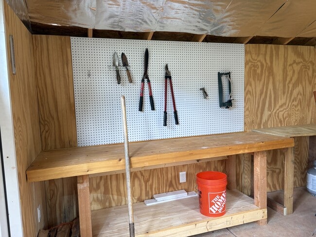 Building Photo - 412 Kojun Ct