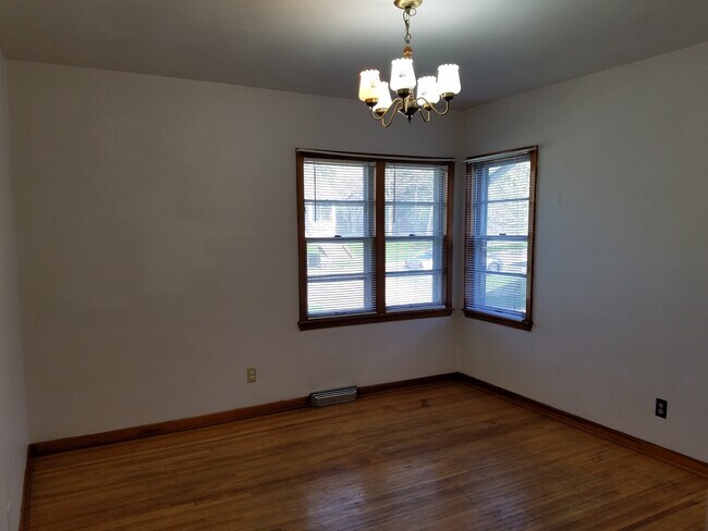 Building Photo - 2209 Franklin St