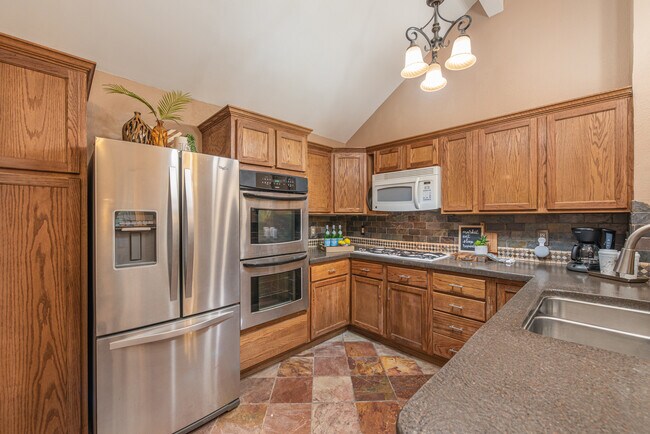 Building Photo - 20415 Linden Tree Dr