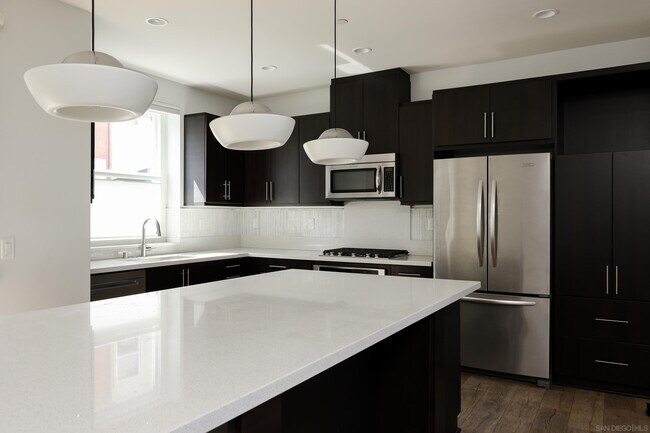 Building Photo - 2434 Via Alta