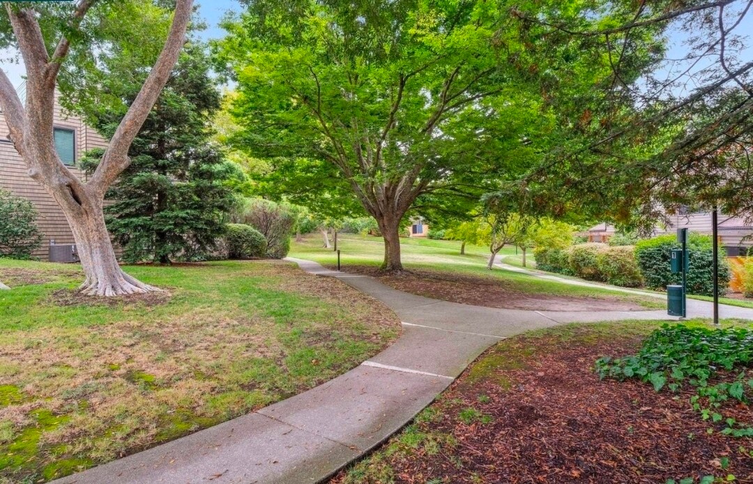 Building Photo - 1935 Everidge Ct