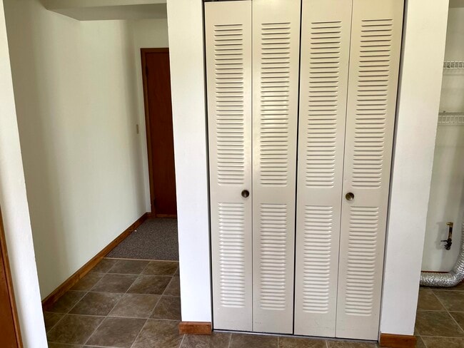 Building Photo - 6 Florentine Ct