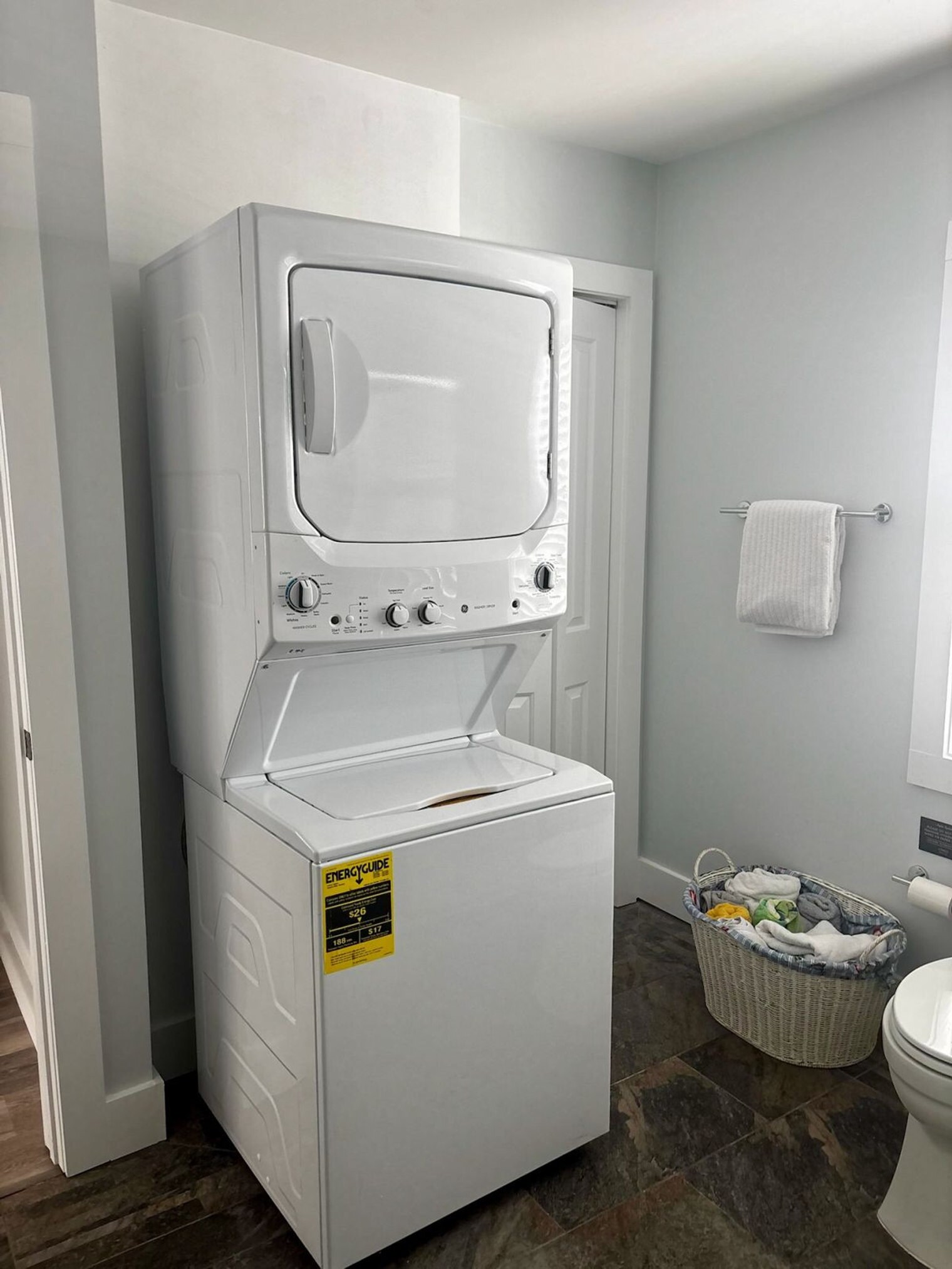 Building Photo - 216 La Paloma Pl