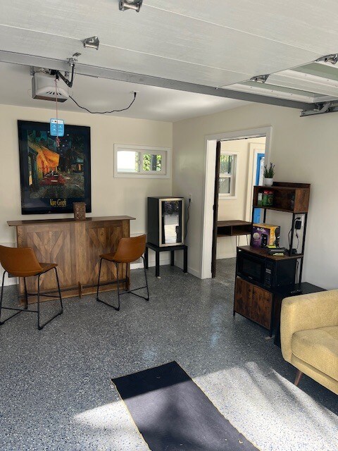 Building Photo - 3031 Wellington Rd