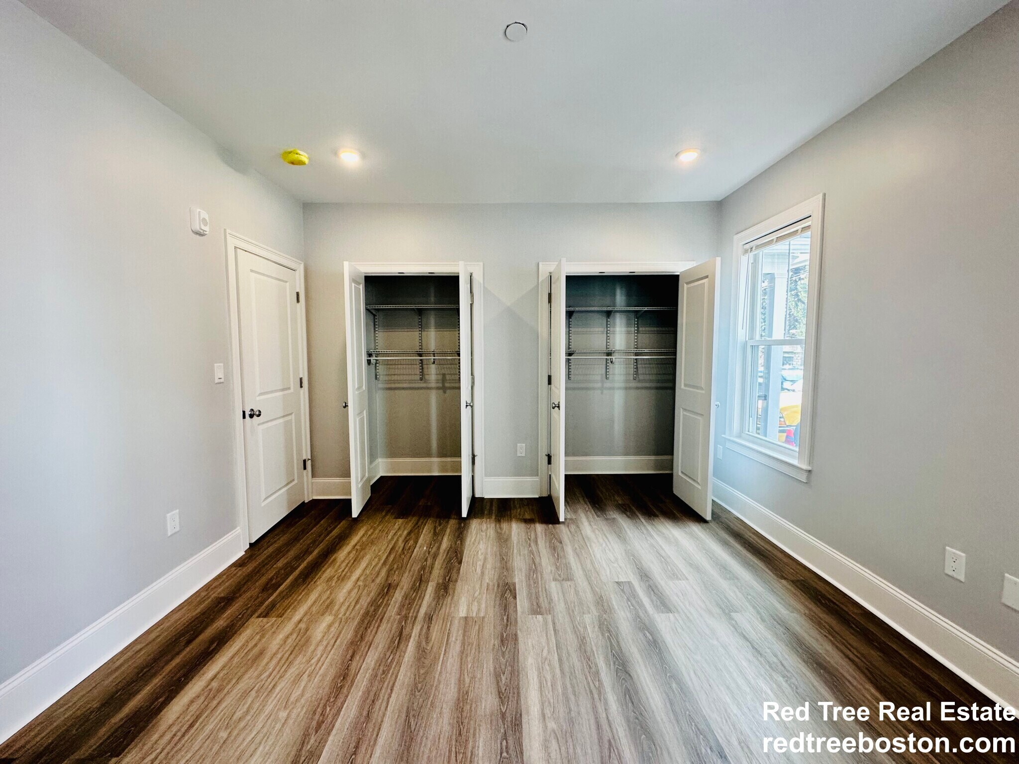 Building Photo - 100 Brooks St