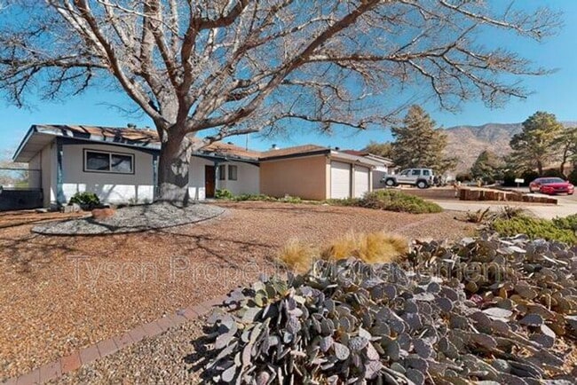 Building Photo - 12241 Woodland Ave NE