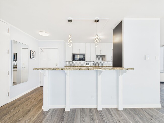 Building Photo - 3100 E Cherry Creek S Dr