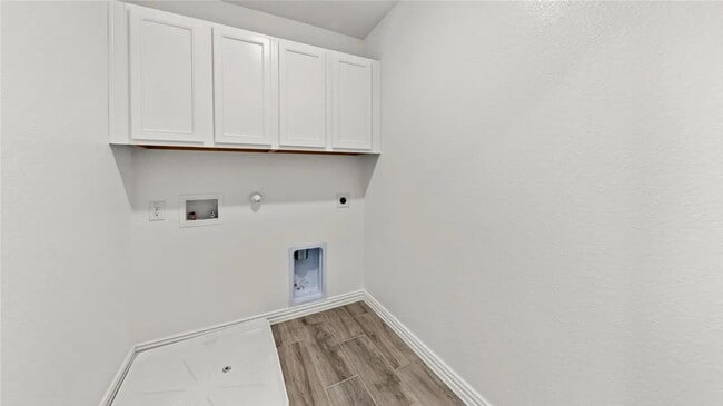 Building Photo - Ready to lease 3 Beds, 2.5 baths Townhome in the Community of Cloverleaf Crossing in Mesquite, TX.