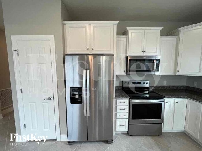 Building Photo - 2535 Marton Oak Blvd