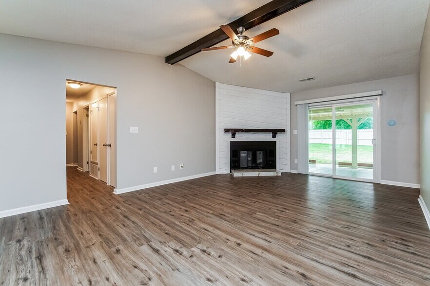 Building Photo - 4501 Fox Rd