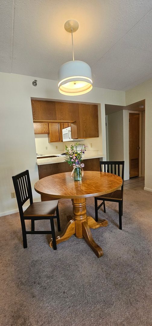 Building Photo - Fairmount East II - 2 Bedroom 2 Bath Middl...