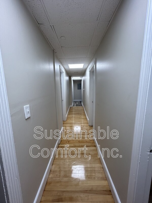 Building Photo - 36 Roxbury St