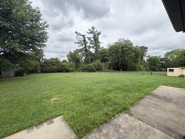 Building Photo - 499 Greenwell Ct