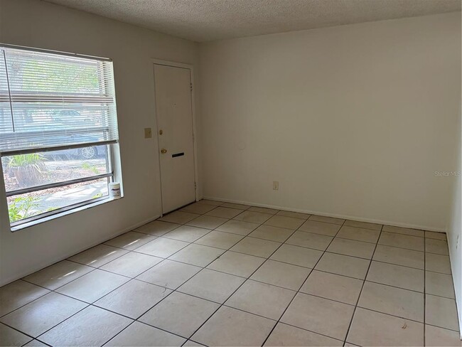 Building Photo - 182 Margie St