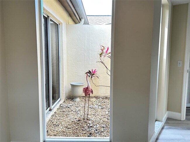 Building Photo - 5906 Doral Dr