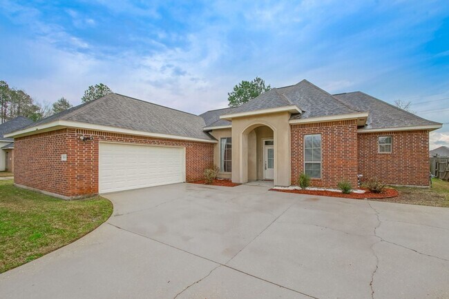 Building Photo - 12600 Woodland Hill Rd