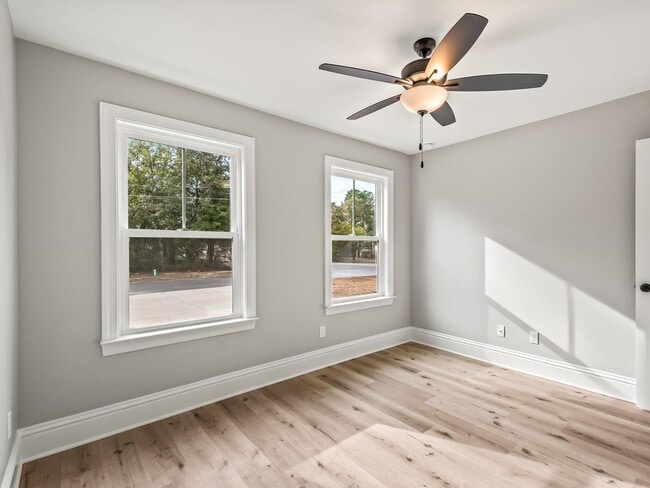 Building Photo - 3 Bedroom Home Available In Crawfordville ...