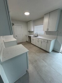 Building Photo - 3 Bedroom , 2 Bath in Orlando!