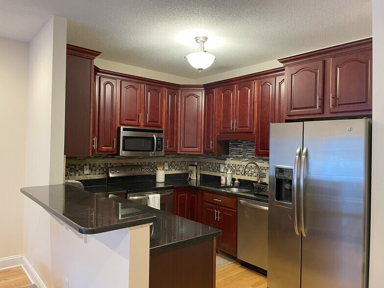 Building Photo - 75 Gianna Dr