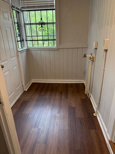 Building Photo - 1459 W 23rd St