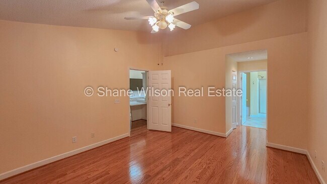 Building Photo - Spacious 3-Bed, 3-Bath Townhouse in Dalton