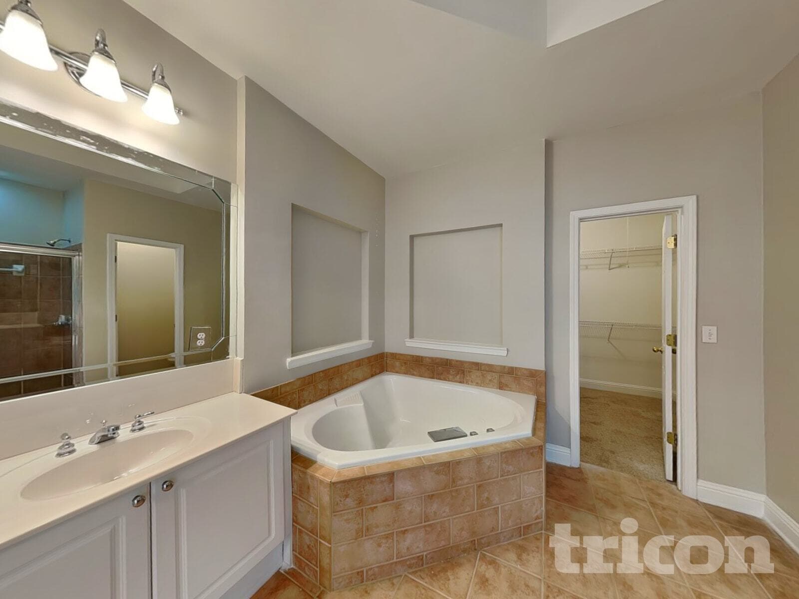 Building Photo - 1206 Comet View Tr SE