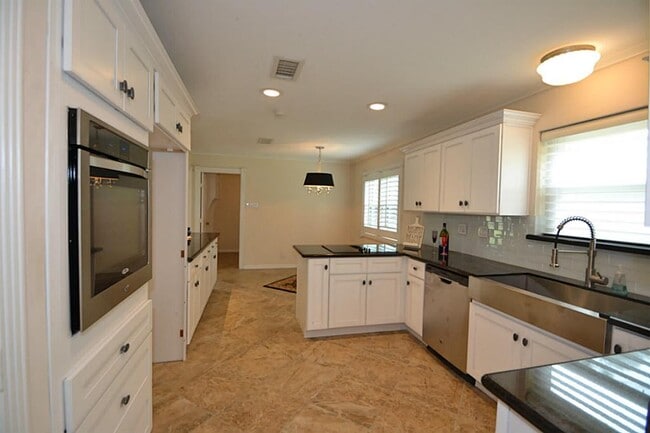 Building Photo - 4911 Wigton Dr