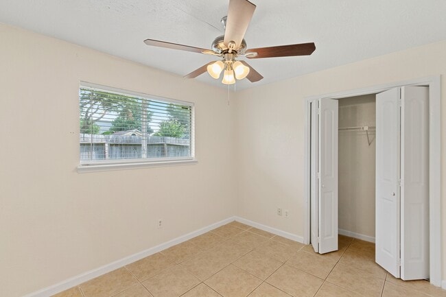 Building Photo - 5218 Beaverbrook Dr