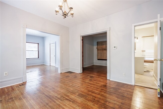 Building Photo - 500 Oxford St