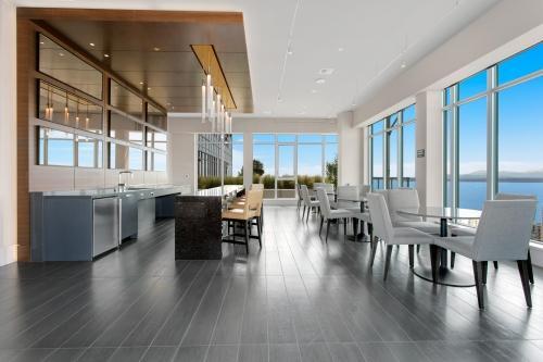 Building Photo - 2 bedroom in Seattle WA 98121