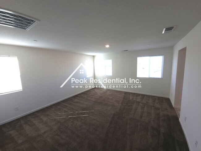 Building Photo - Newer North Natomas 4bd/3ba Home!
