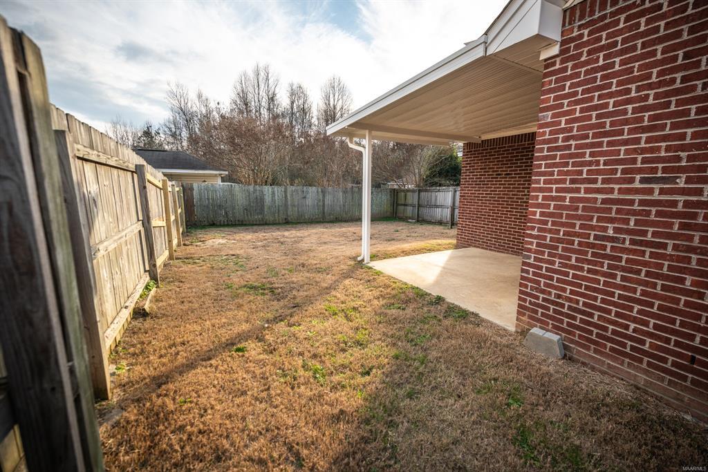 Building Photo - 325 James Dr