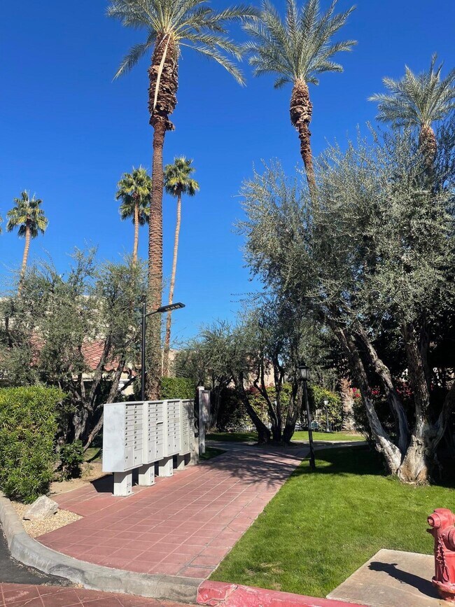 Building Photo - 2700 Lawrence Crossley Rd