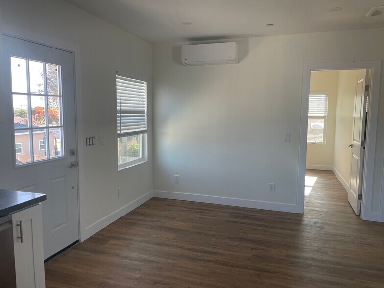 Building Photo - 871 7th St