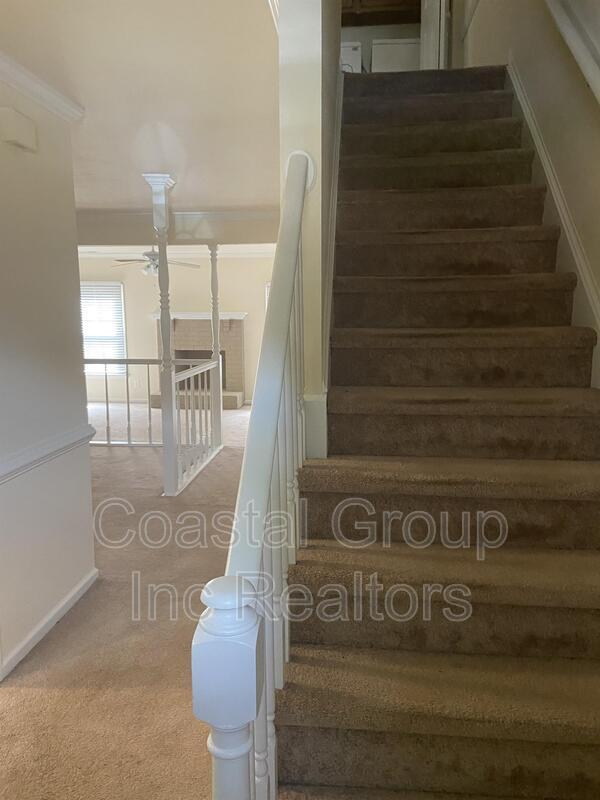 Building Photo - 1020 Colonial Meadows Way