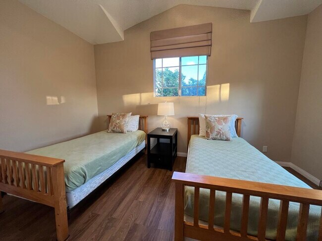 Building Photo - 601 Aliento Ct