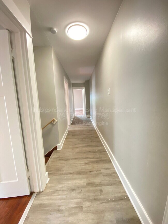 Building Photo - 26 W Beechwood Ave