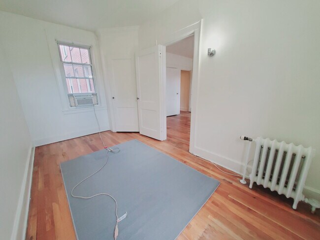 Building Photo - 639 Summer St