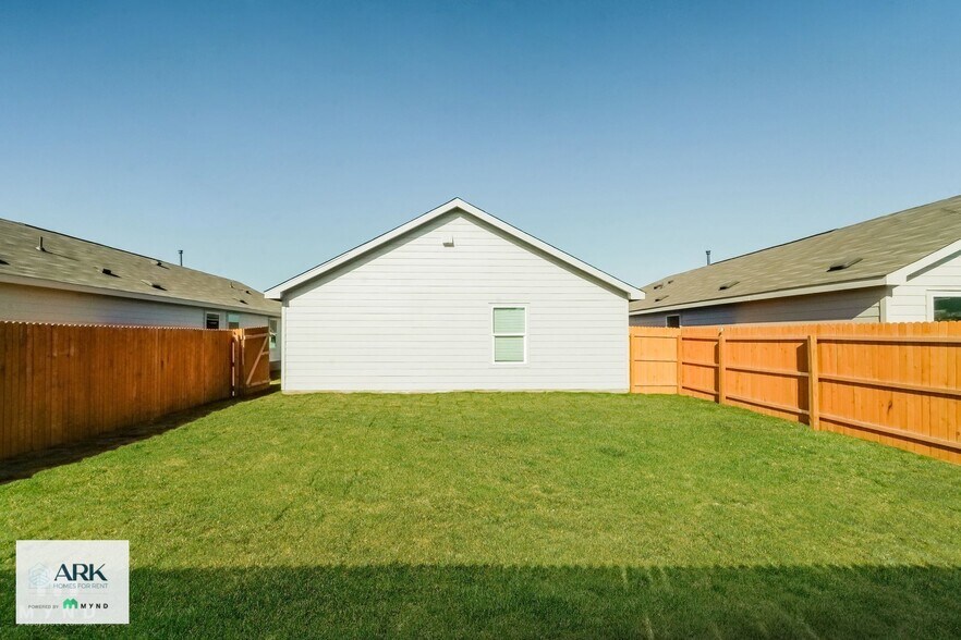 Building Photo - 8806 Barrow Path