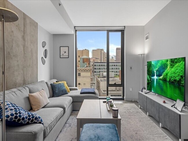Building Photo - 55 Lagrange St