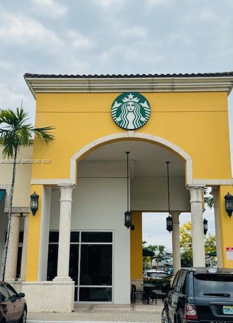 Building Photo - 2425 NE 135th St