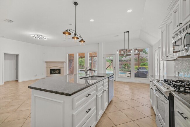Building Photo - 28410 Stonestead Dr